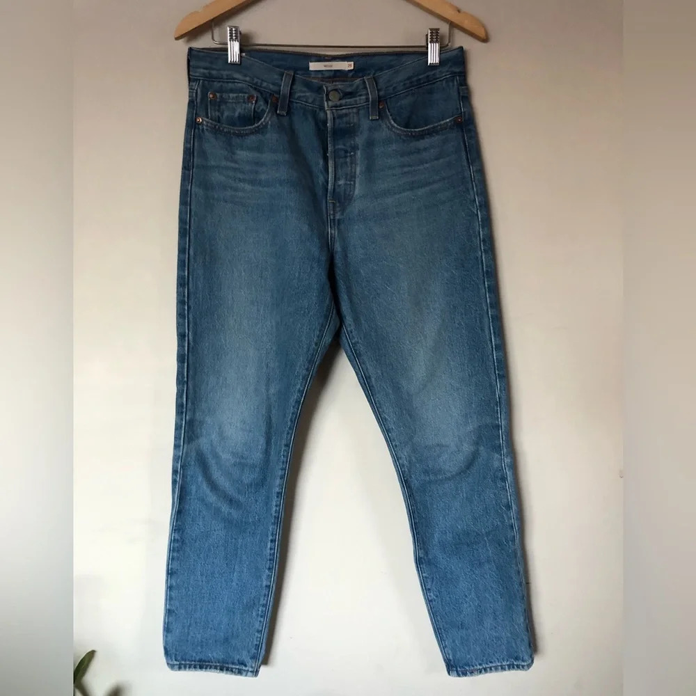 ✨ Levi’s | Button Fly Wedgie Jeans
